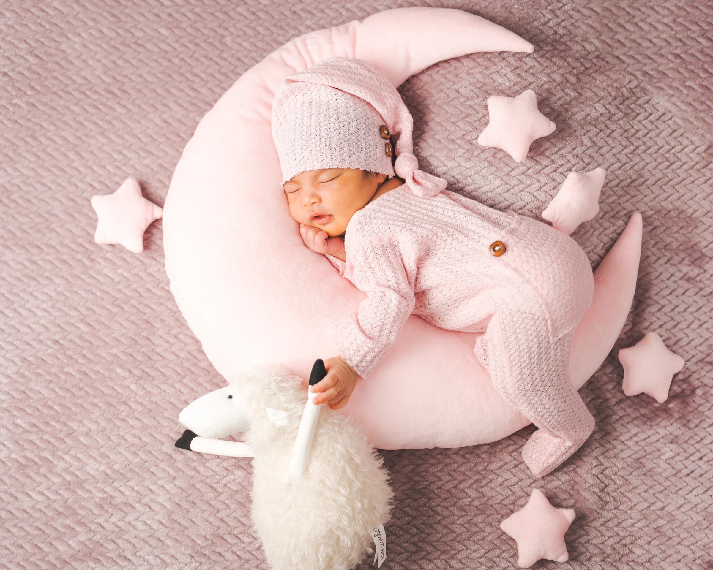 EVMagic Studios newborns photography — A7403536
